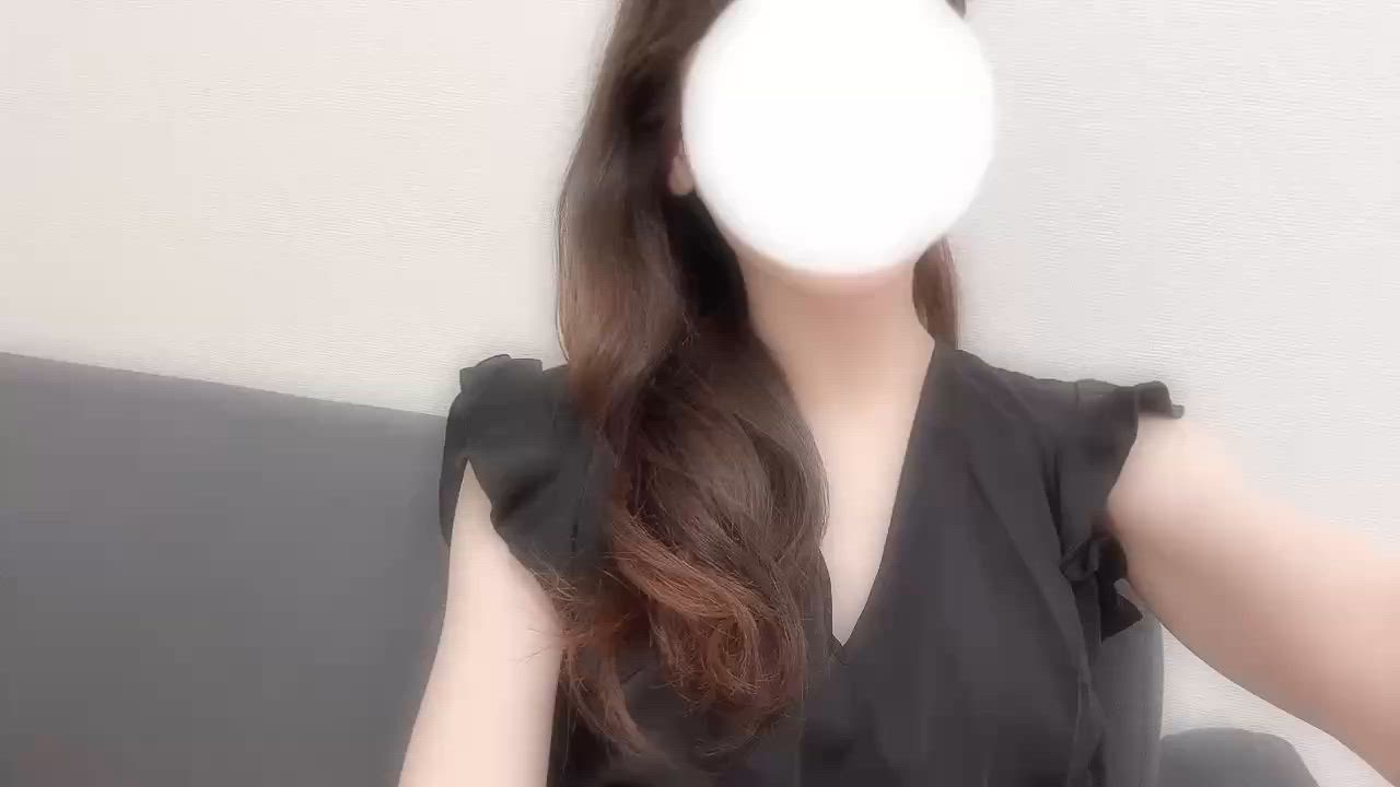 「大人な色気を持ちつつ愛嬌も兼ね備えてます」04/10(金) 19:42 | 栗山しおりの写メ